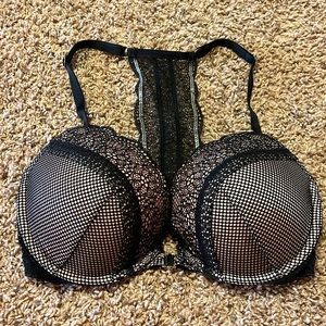 NWT Victoria’s Secret front clasp push up bra 32DD